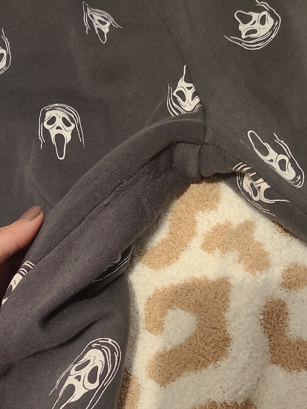 Ghostface Sweats - Picture 3 of 5